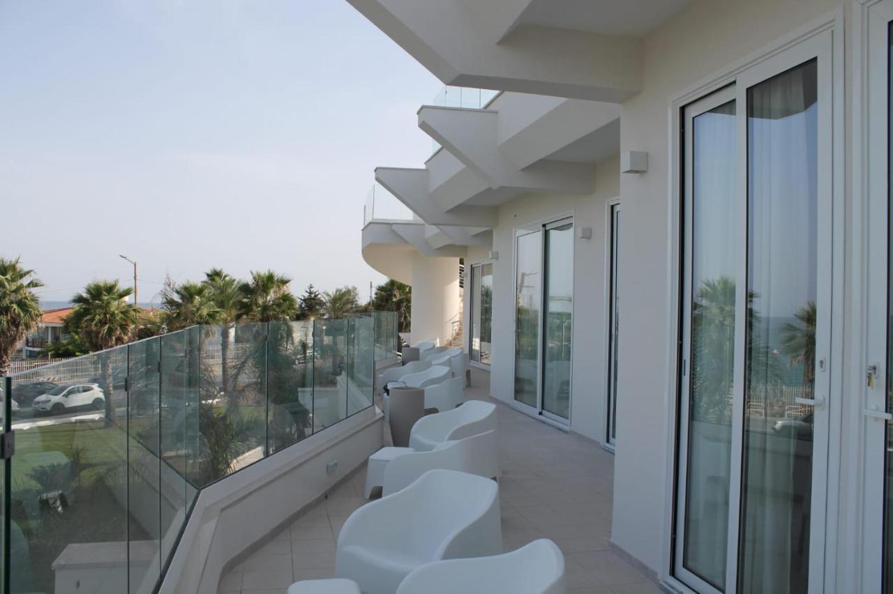 Jonium Hotel - Amazing Sea View And Swimming Pool Pulsano Bagian luar foto
