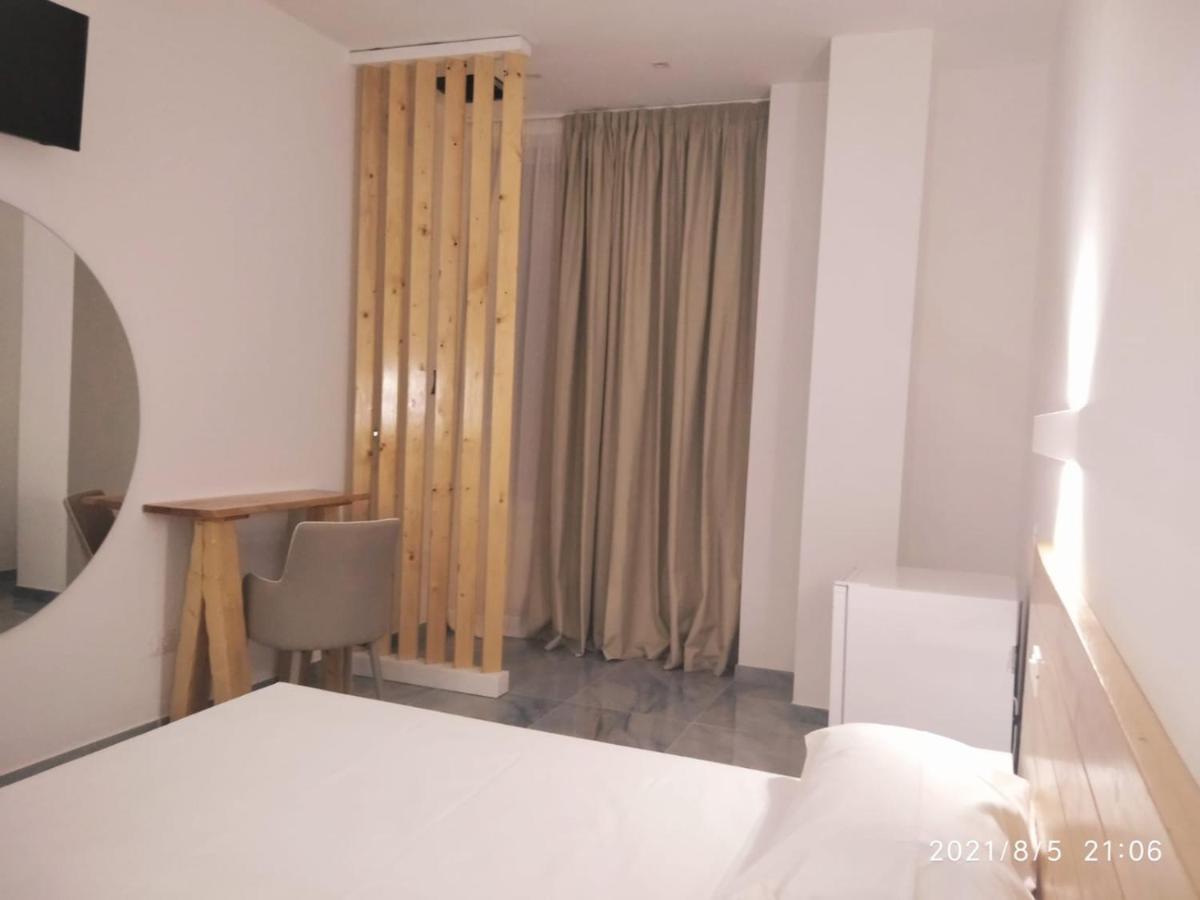 Jonium Hotel - Amazing Sea View And Swimming Pool Pulsano Bagian luar foto