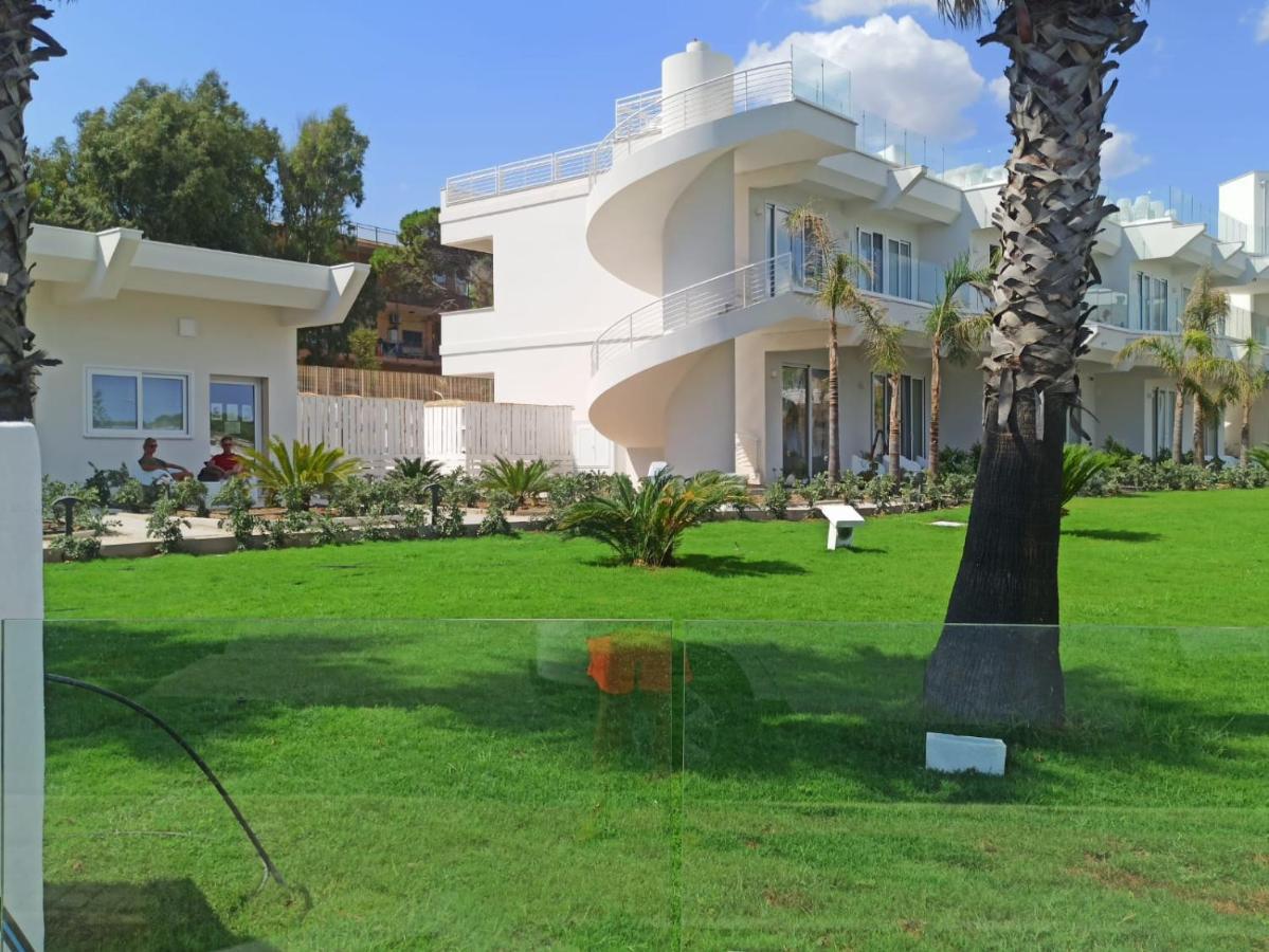 Jonium Hotel - Amazing Sea View And Swimming Pool Pulsano Bagian luar foto