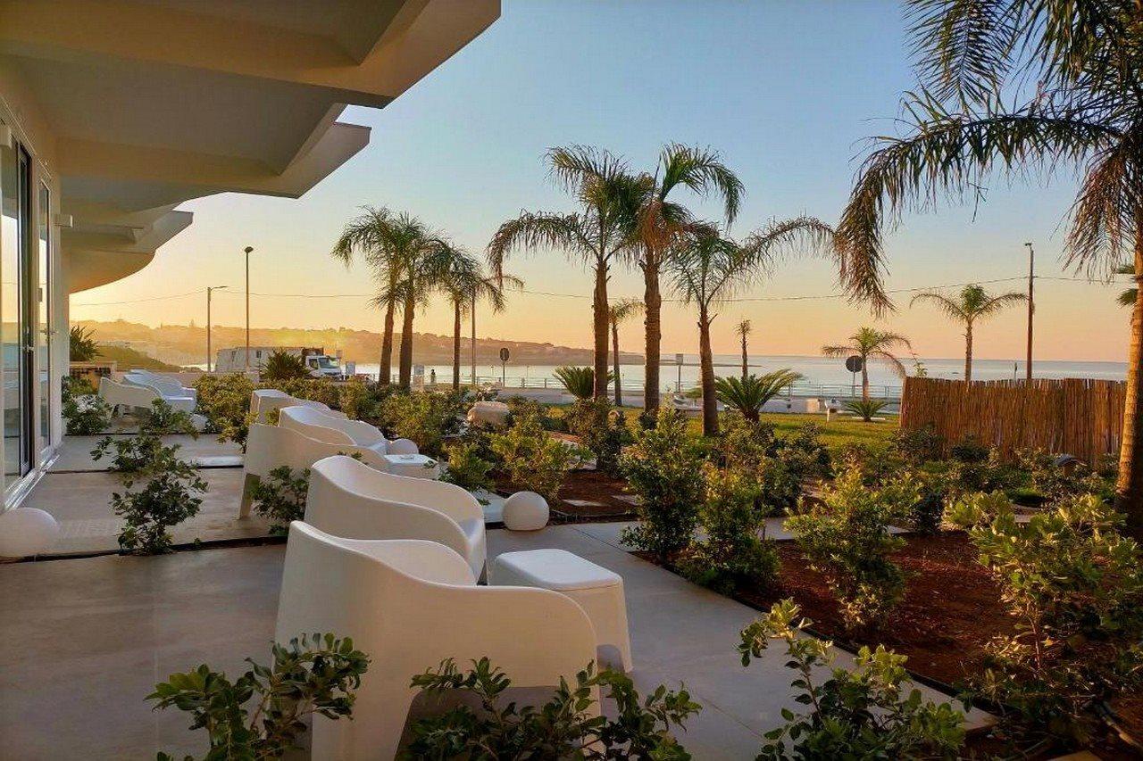 Jonium Hotel - Amazing Sea View And Swimming Pool Pulsano Bagian luar foto