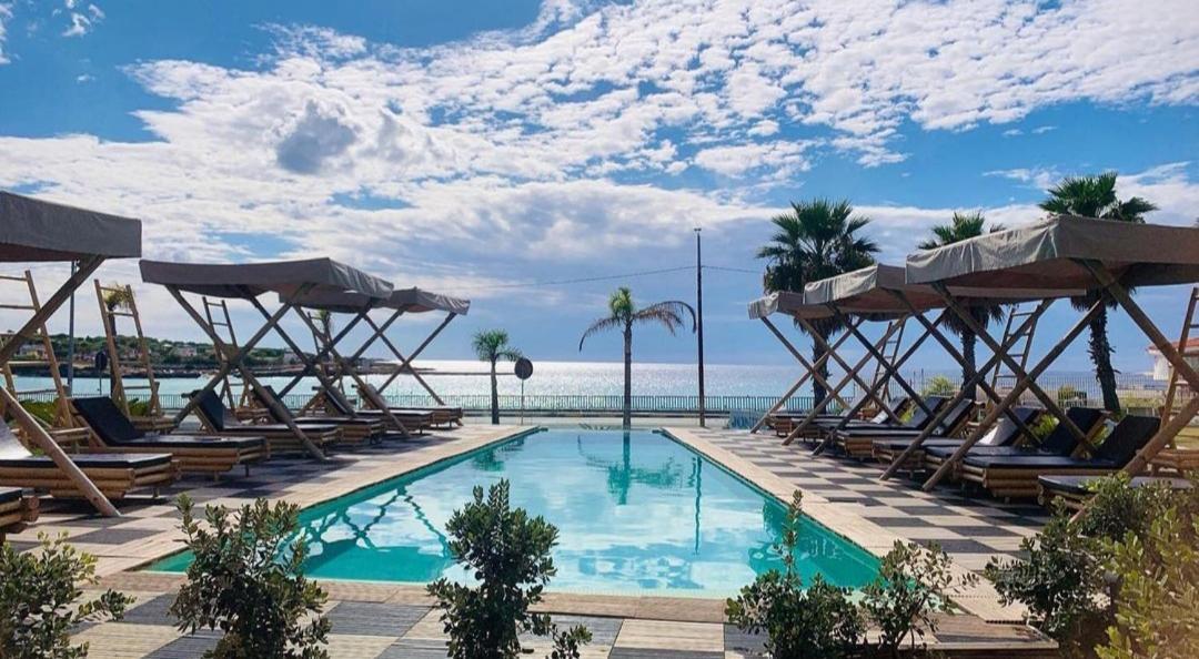 Jonium Hotel - Amazing Sea View And Swimming Pool Pulsano Bagian luar foto