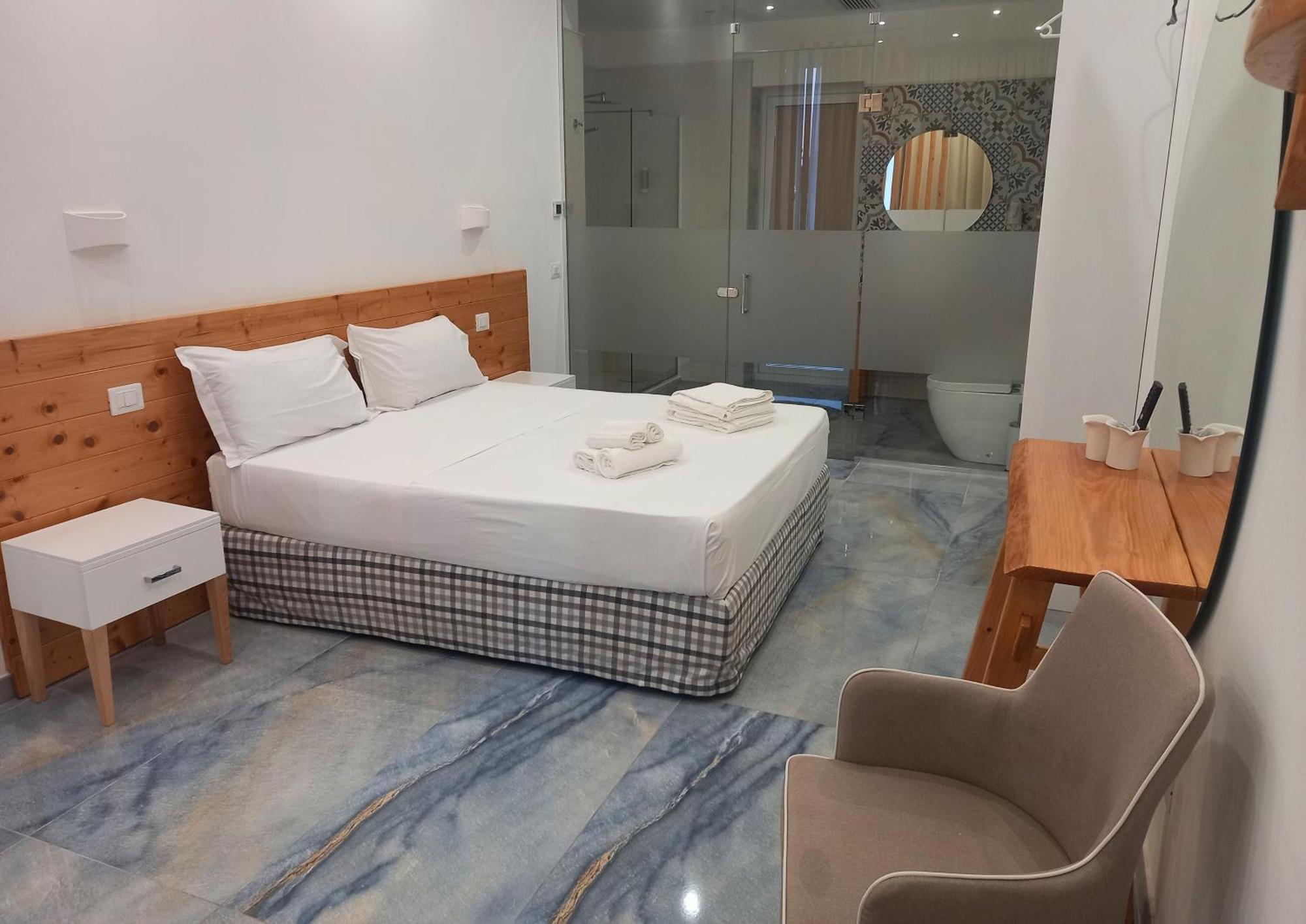 Jonium Hotel - Amazing Sea View And Swimming Pool Pulsano Bagian luar foto