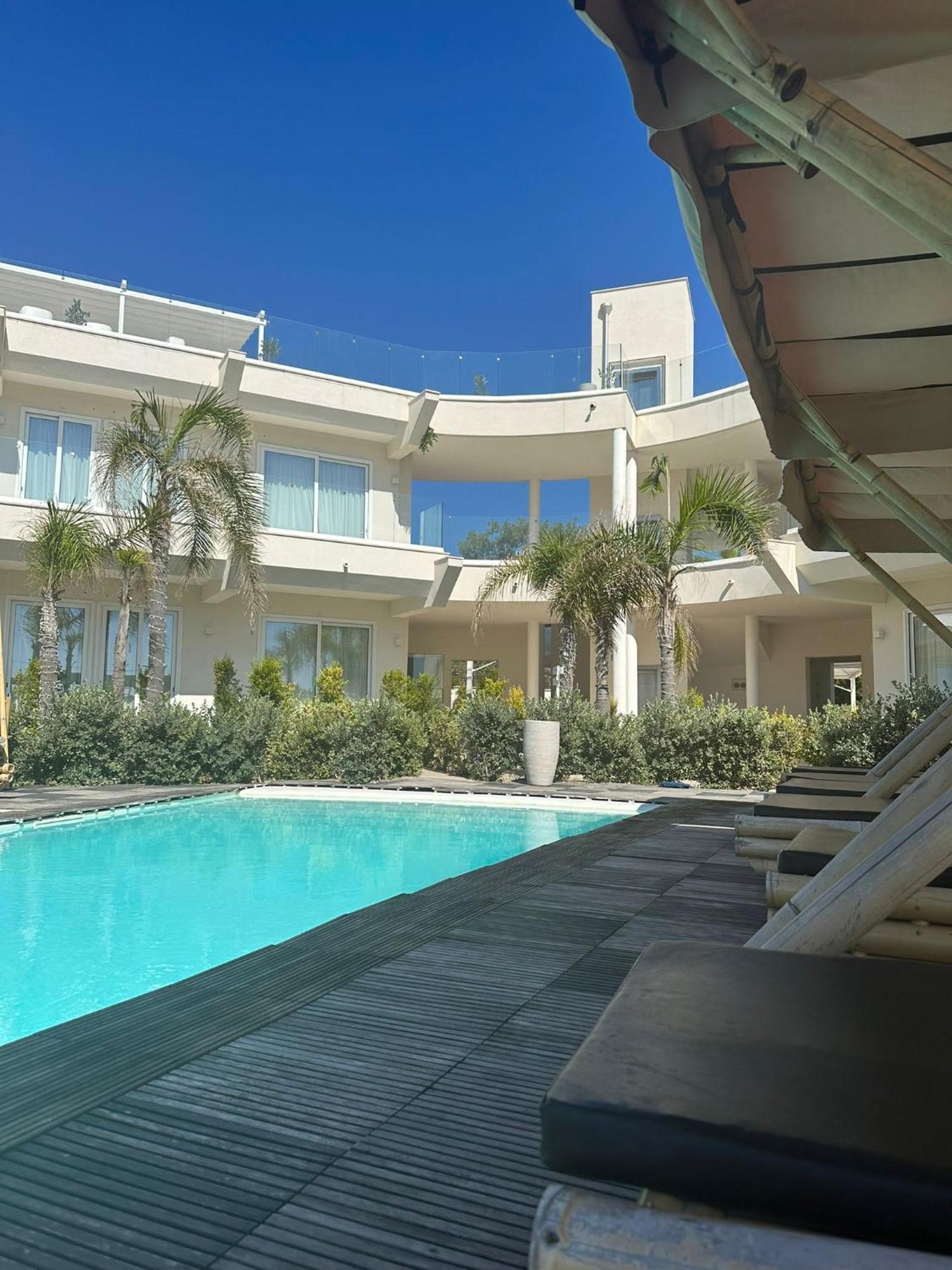 Jonium Hotel - Amazing Sea View And Swimming Pool Pulsano Bagian luar foto