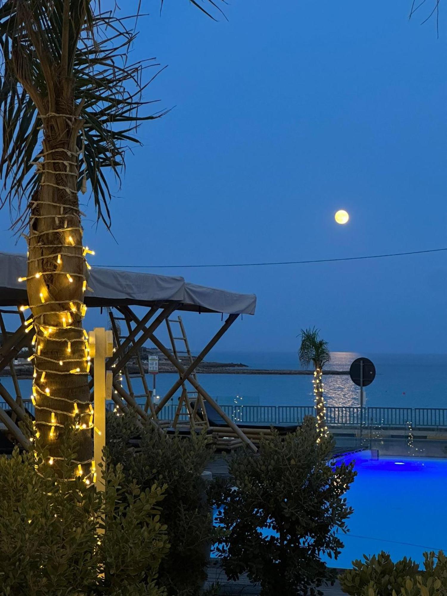 Jonium Hotel - Amazing Sea View And Swimming Pool Pulsano Bagian luar foto