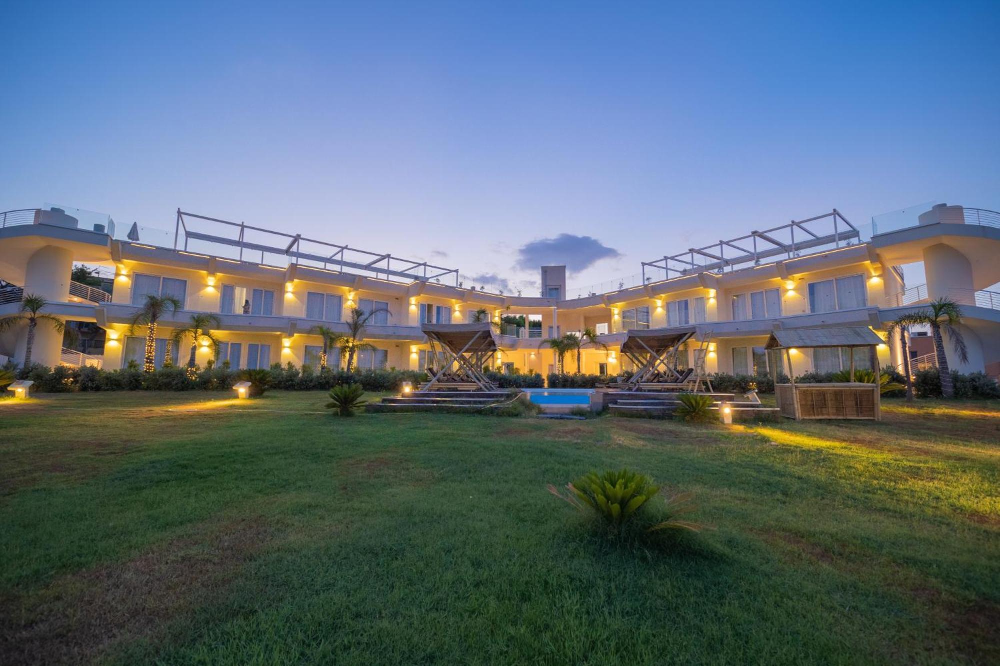 Jonium Hotel - Amazing Sea View And Swimming Pool Pulsano Bagian luar foto