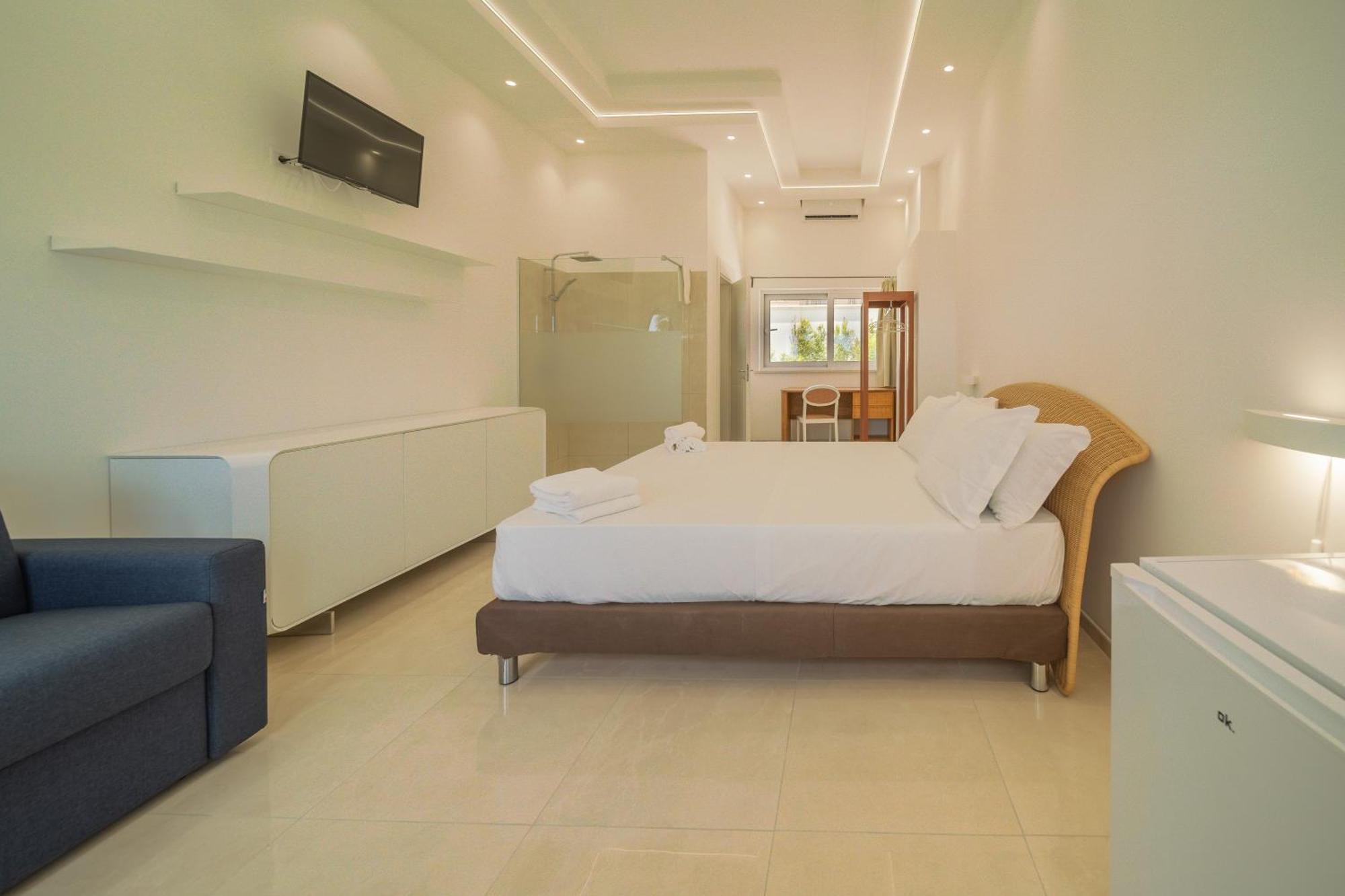 Jonium Hotel - Amazing Sea View And Swimming Pool Pulsano Bagian luar foto