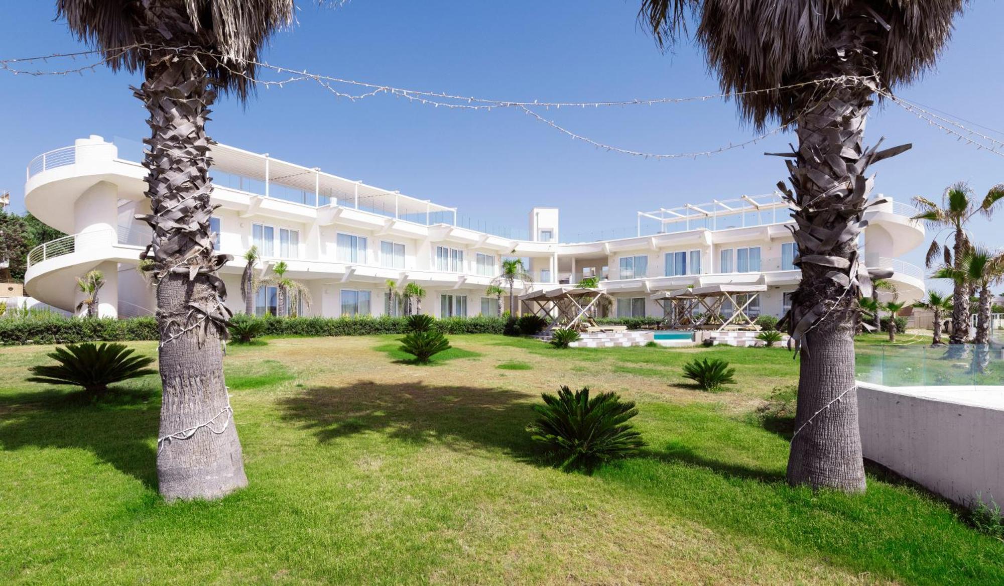 Jonium Hotel - Amazing Sea View And Swimming Pool Pulsano Bagian luar foto