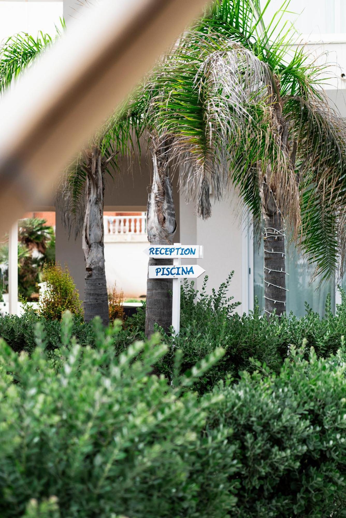 Jonium Hotel - Amazing Sea View And Swimming Pool Pulsano Bagian luar foto