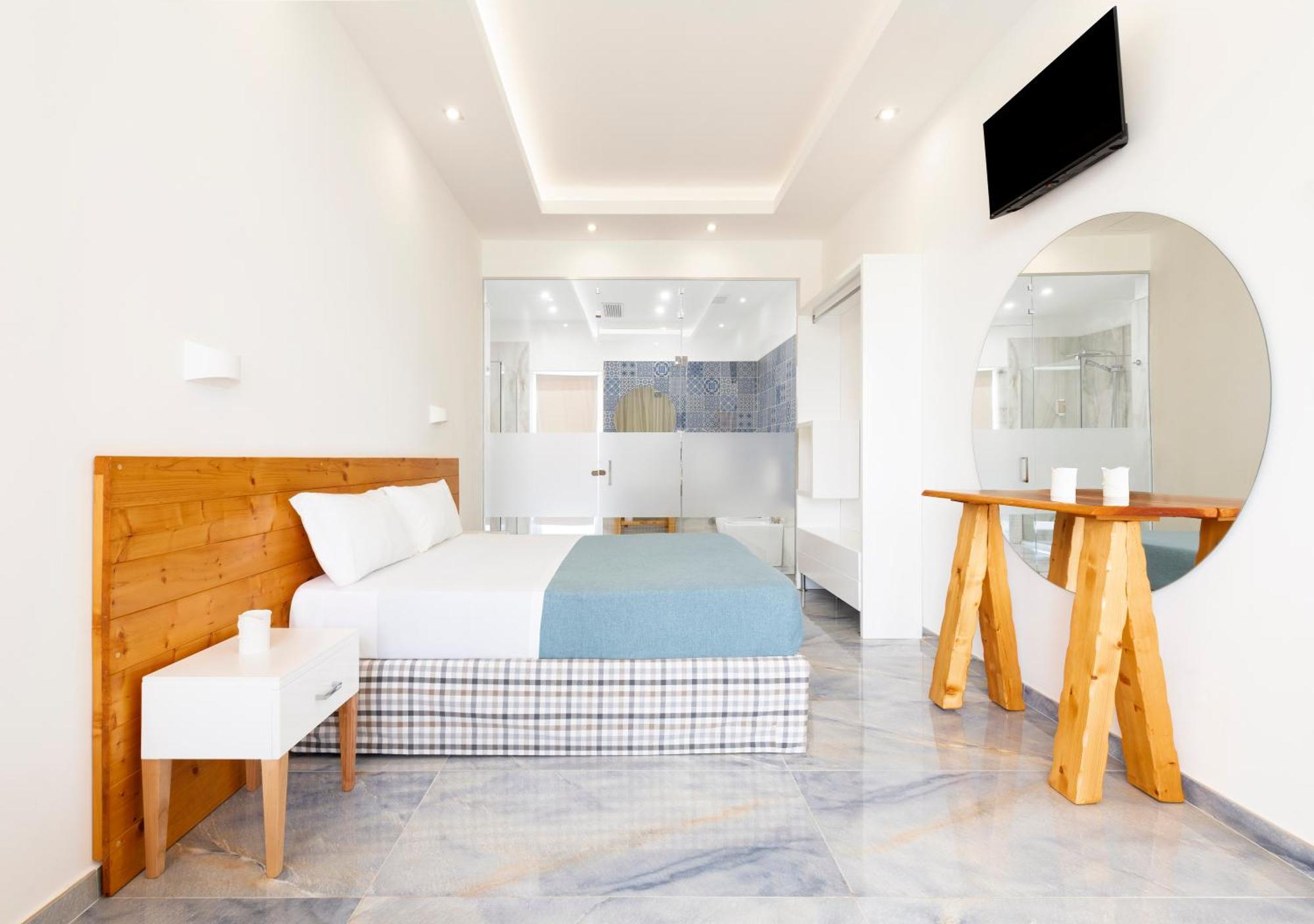 Jonium Hotel - Amazing Sea View And Swimming Pool Pulsano Bagian luar foto