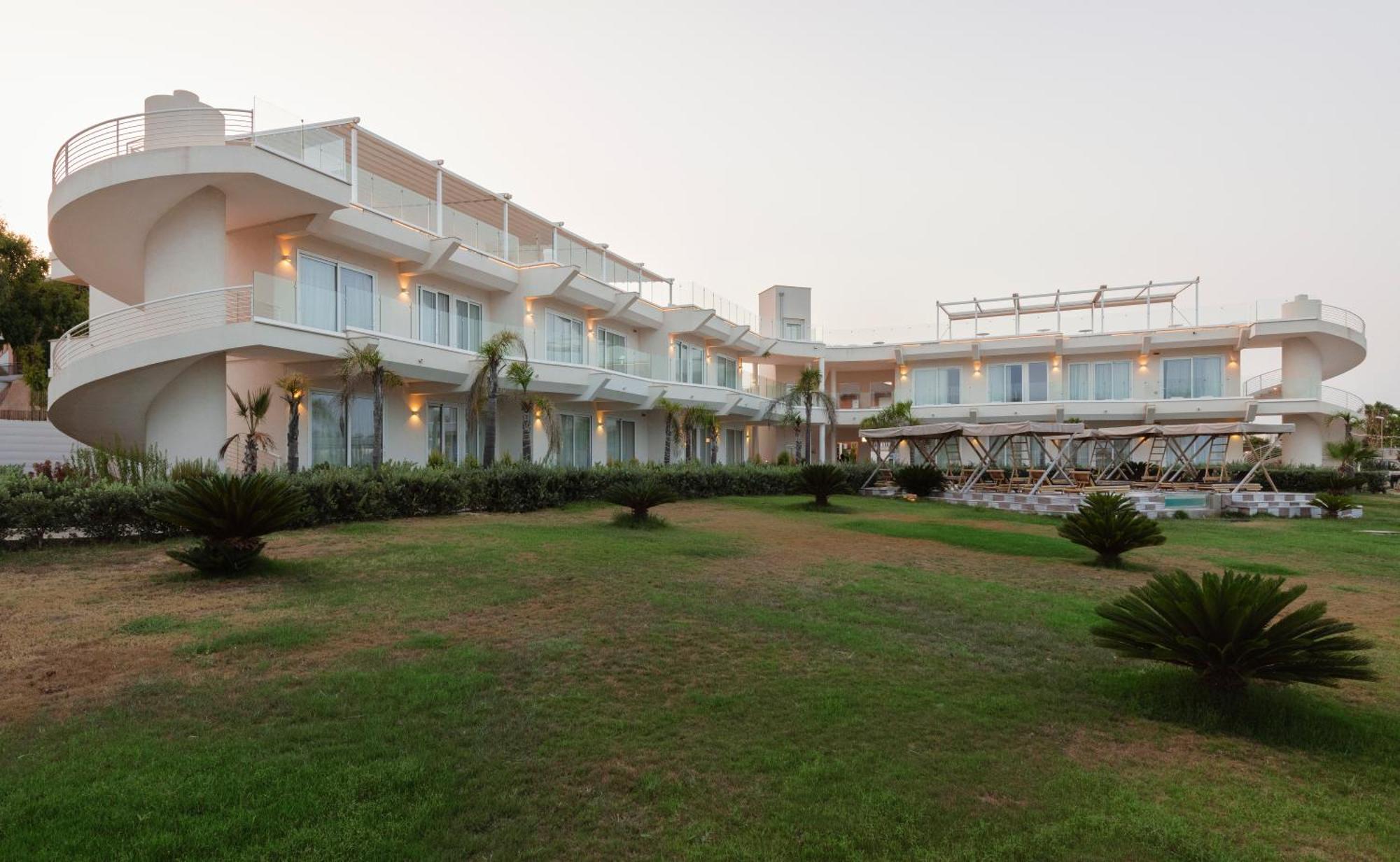 Jonium Hotel - Amazing Sea View And Swimming Pool Pulsano Bagian luar foto