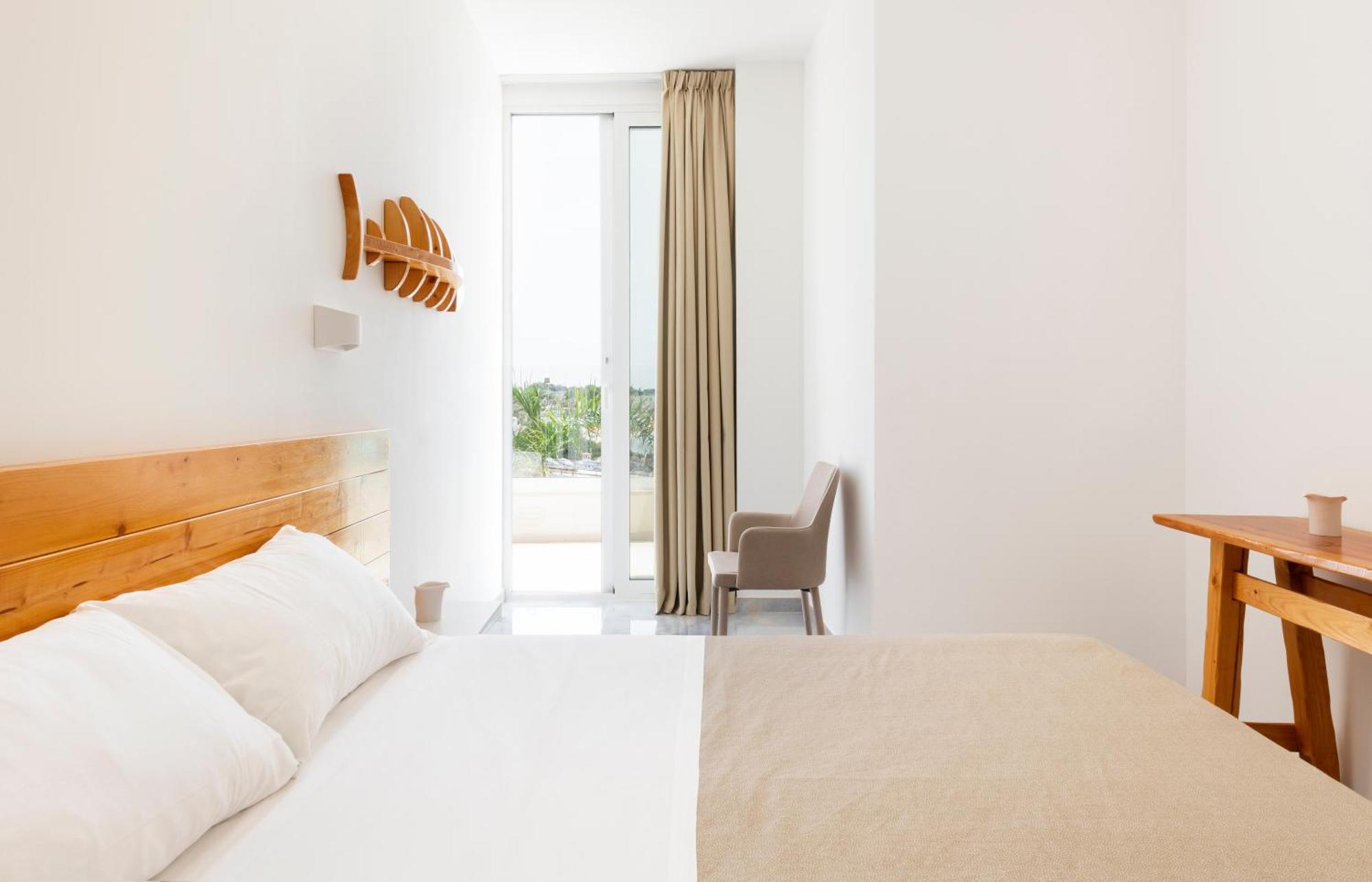 Jonium Hotel - Amazing Sea View And Swimming Pool Pulsano Bagian luar foto
